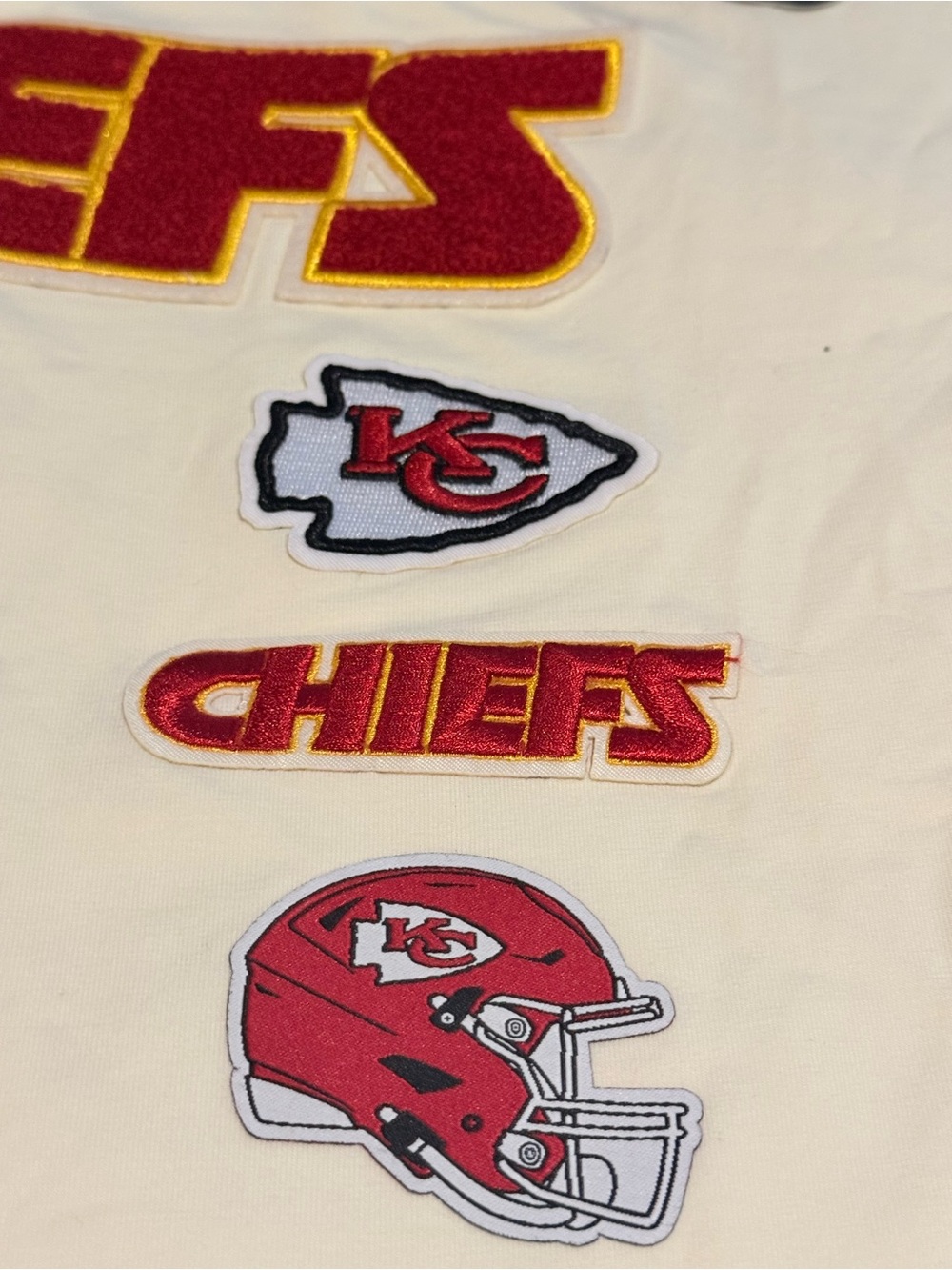 NWT Pro Standard Kansas City Chiefs Women's Retro Classic Boxy Crop T-Shirt - Picture 2 of 4